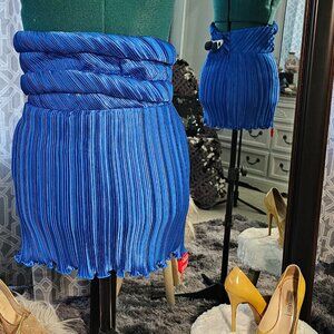 L’idée Pleated Sculptural Skirt – Fits Medium – NWOT